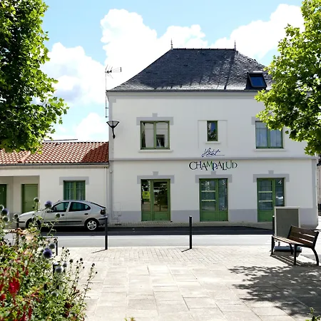 Logis Le Champalud Restaurant La Citadelle Hotel