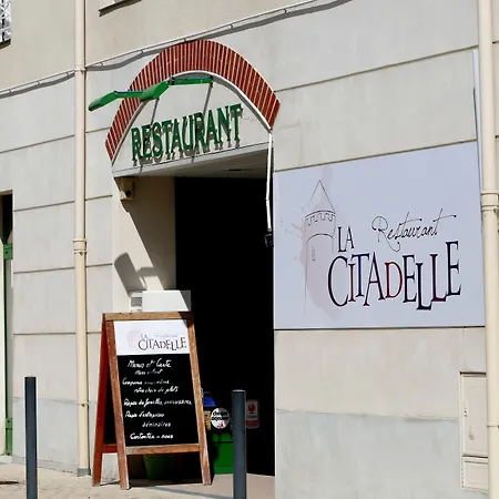 Logis Le Champalud Restaurant La Citadelle מלון