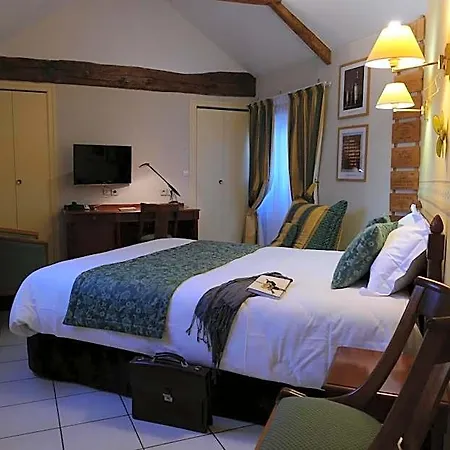 Hotel Logis Le Champalud Restaurant La Citadelle 3*
