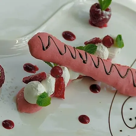 Logis Le Champalud Restaurant La Citadelle Hotel 3*