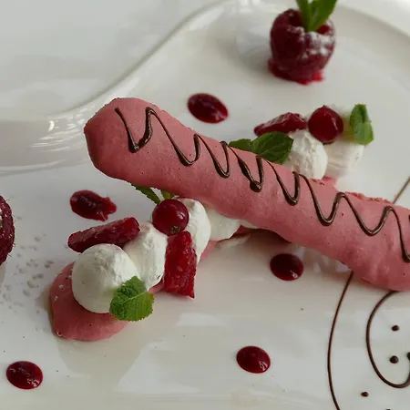Logis Le Champalud Restaurant La Citadelle Hotel 3*