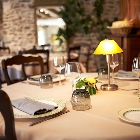 Hotel Logis Le Champalud Restaurant La Citadelle 3*