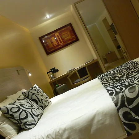 Logis Le Champalud Restaurant La Citadelle מלון 3*