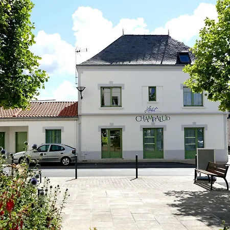 Logis Le Champalud Restaurant La Citadelle Hotel 3*