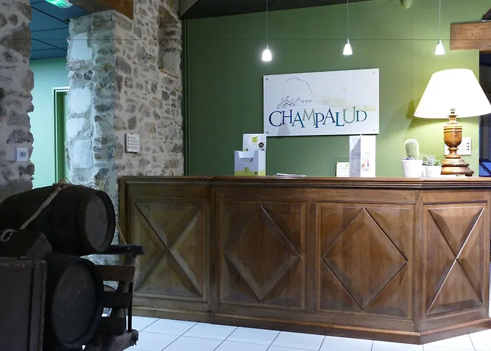 Logis Le Champalud Restaurant La Citadelle 酒店 3*