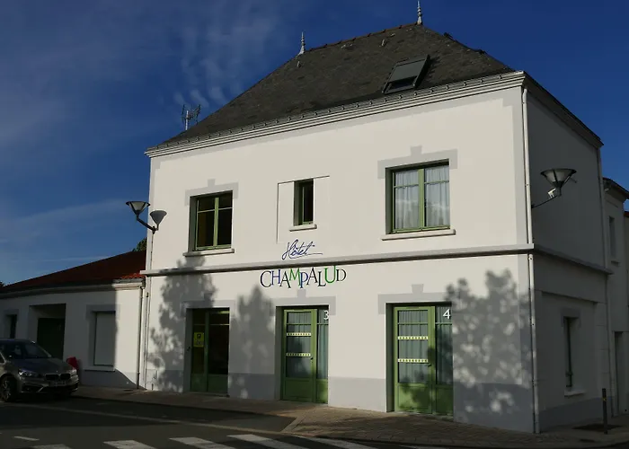 Logis Le Champalud Restaurant La Citadelle 3*