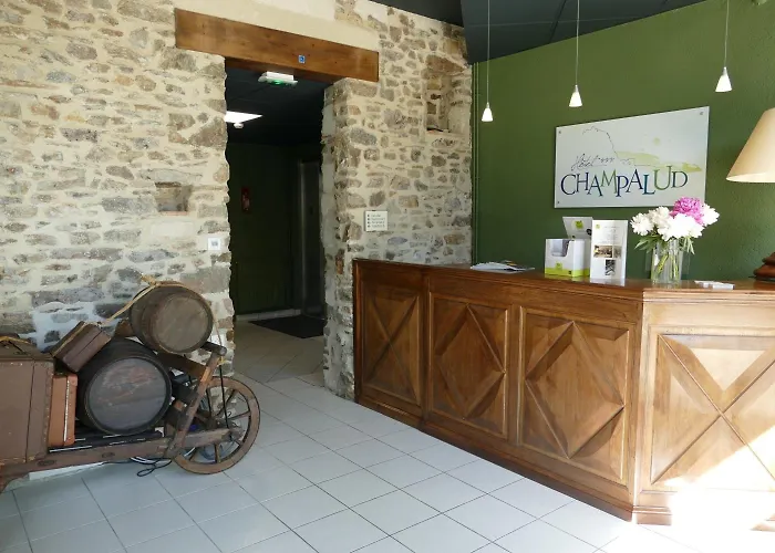 Logis Le Champalud Restaurant La Citadelle Hotel 3*