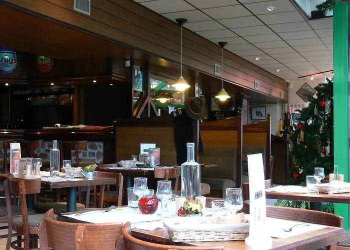 Logis Le Champalud Restaurant La Citadelle 酒店 3*