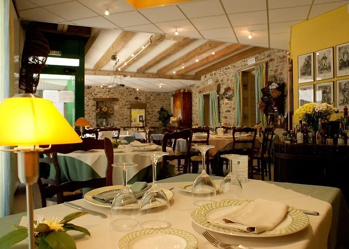 Logis Le Champalud Restaurant La Citadelle 酒店