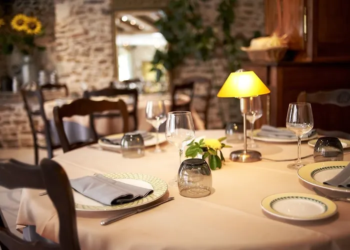 酒店 Logis Le Champalud Restaurant La Citadelle 3*